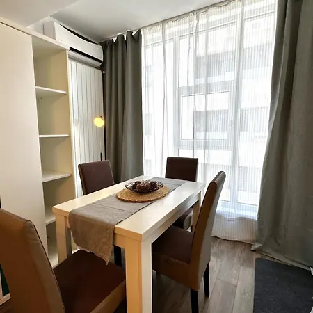 Venetis Sea View Apartment 2 Navodari
