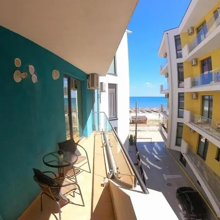 Venetis Sea View Apartment 2 *